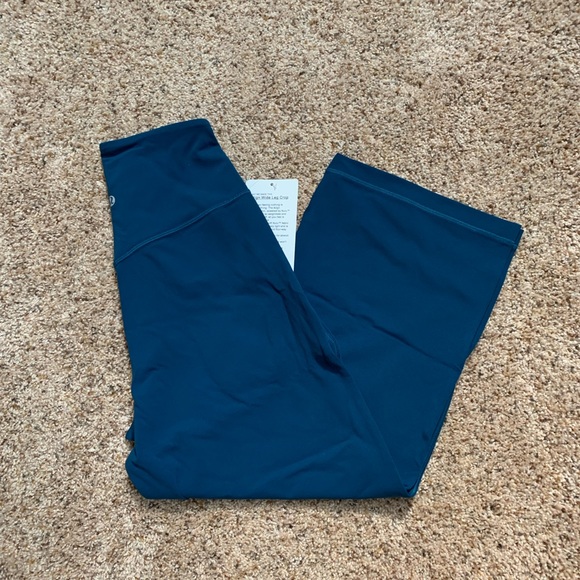 lululemon wide leg crop 23” - Picture 1 of 3